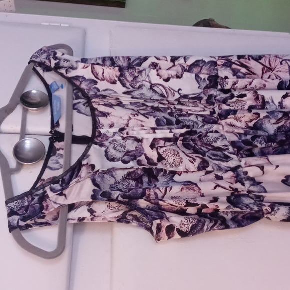 SimplyVeraWang - Picture 5 of 11